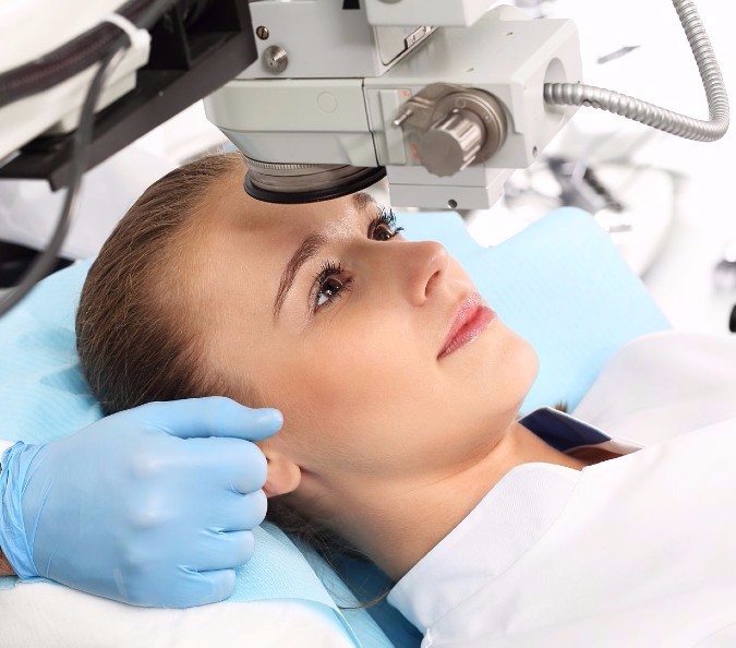 Instalaciones modernas y personal médico de la Unidad
Oftalmológica de Puebla brindando atención especializada en salud visual.