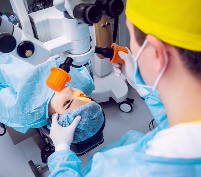 Instalaciones modernas y personal médico de la Unidad
Oftalmológica de Puebla brindando atención especializada en salud visual.